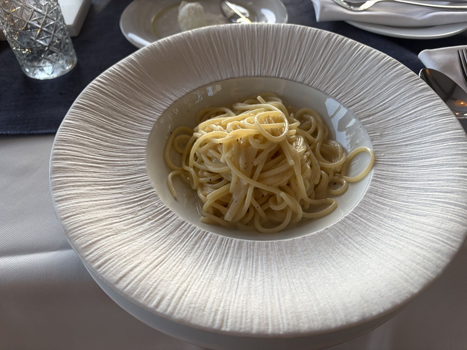 Cacio e pepe by the harbour.